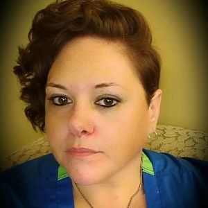 Meet your Posher, Debrah